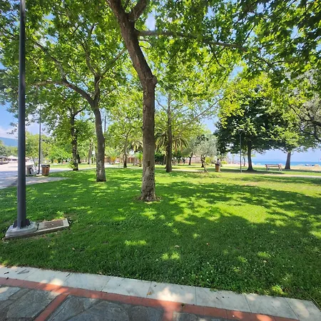 Garden Maisonnette 2-bedrooms Sleeps 6 Adults 200m From Sandy Asprovalta