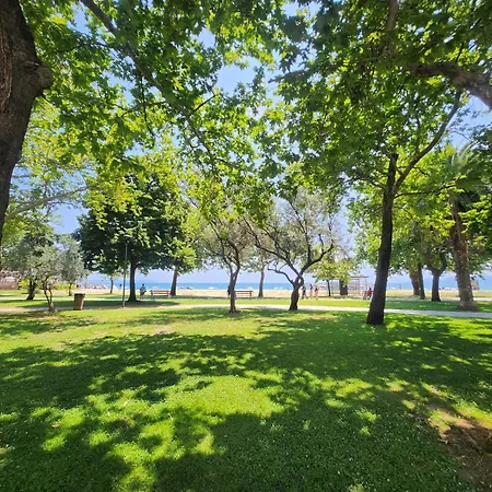 Lägenhet Garden Maisonnette 2-bedrooms Sleeps 6 Adults 200m From Sandy