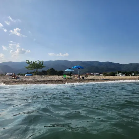 Garden Maisonnette 2-bedrooms Sleeps 6 Adults 200m From Sandy Lägenhet Asprovalta