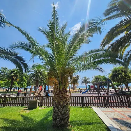 Lägenhet Garden Maisonnette 2-bedrooms Sleeps 6 Adults 200m From Sandy