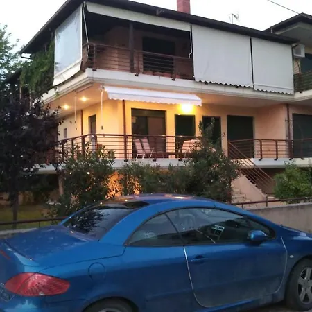 Garden Maisonnette 2-bedrooms Sleeps 6 Adults 200m From Sandy