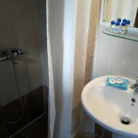 Garden Maisonnette 2-bedrooms Sleeps 6 Adults 200m From Sandy Lägenhet Asprovalta