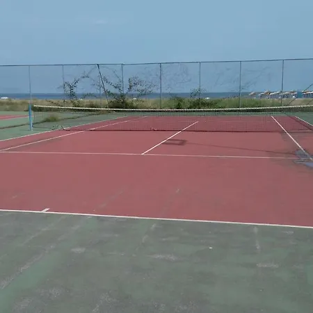 Garden Maisonnette 2-bedrooms Sleeps 6 Adults 200m From Sandy