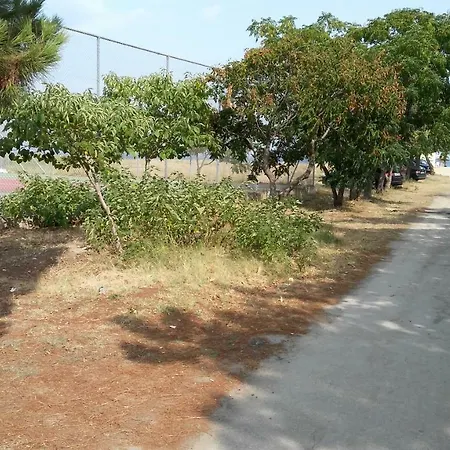 Garden Maisonnette 2-bedrooms Sleeps 6 Adults 200m From Sandy