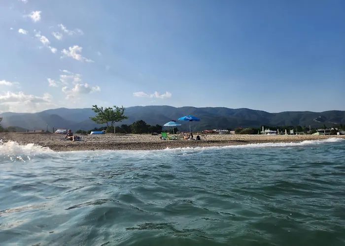 Garden Maisonnette 2-bedrooms Sleeps 6 Adults 200m From Sandy Appartement Asprovalta