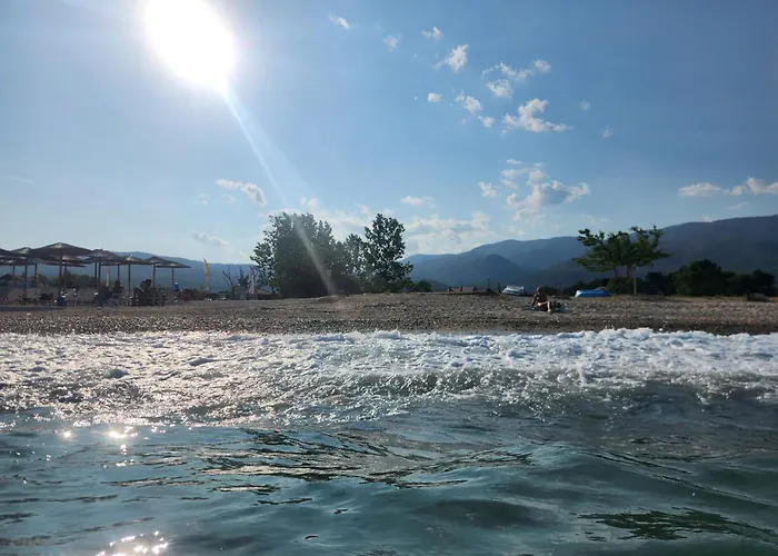 Garden Maisonnette 2-bedrooms Sleeps 6 Adults 200m From Sandy Asprovalta