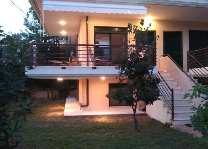 Garden Maisonnette 2-bedrooms Sleeps 6 Adults 200m From Sandy