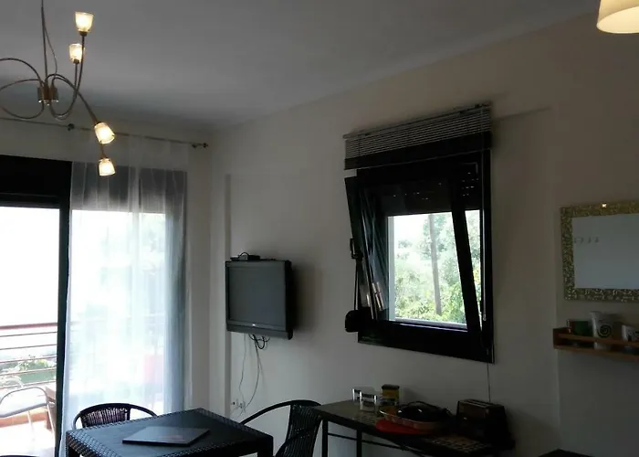 Garden Maisonnette 2-bedrooms Sleeps 6 Adults 200m From Sandy Appartement *