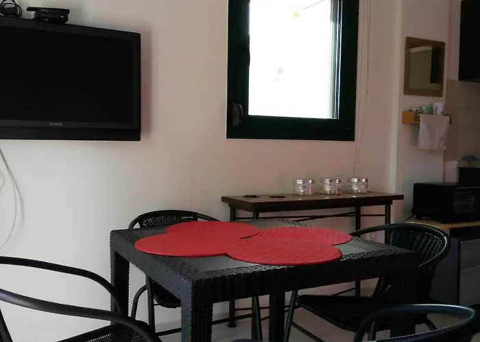 Garden Maisonnette 2-bedrooms Sleeps 6 Adults 200m From Sandy Appartement Asprovalta