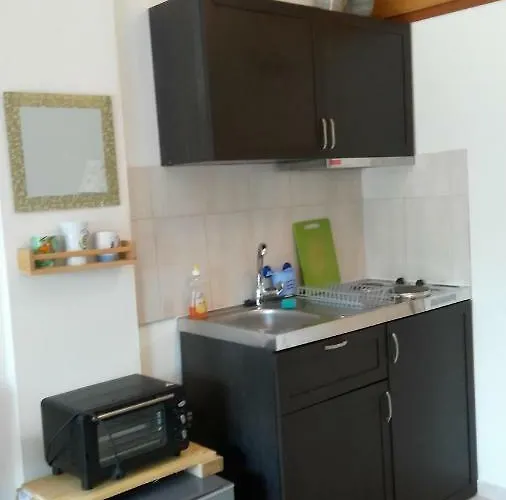 Garden Maisonnette 2-bedrooms Sleeps 6 Adults 200m From Sandy Appartement *