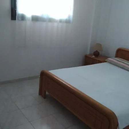Garden Maisonnette 2-bedrooms Sleeps 6 Adults 200m From Sandy *