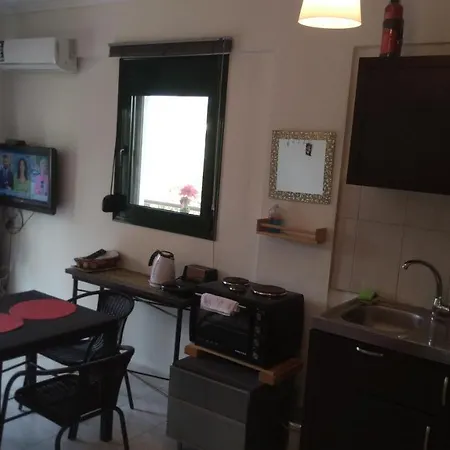Apartment Garden Maisonnette 2-bedrooms Sleeps 6 Adults 200m From Sandy Asprovalta