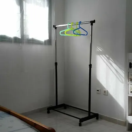 Garden Maisonnette 2-bedrooms Sleeps 6 Adults 200m From Sandy