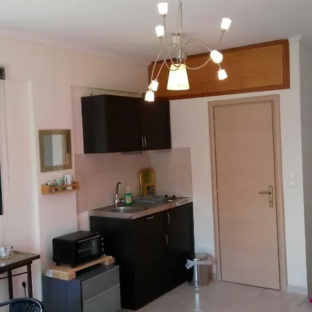 Garden Maisonnette 2-bedrooms Sleeps 6 Adults 200m From Sandy Apartment Asprovalta