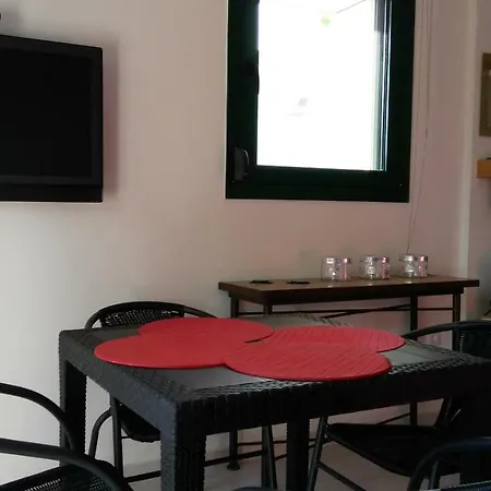 Garden Maisonnette 2-bedrooms Sleeps 6 Adults 200m From Sandy Apartment Asprovalta