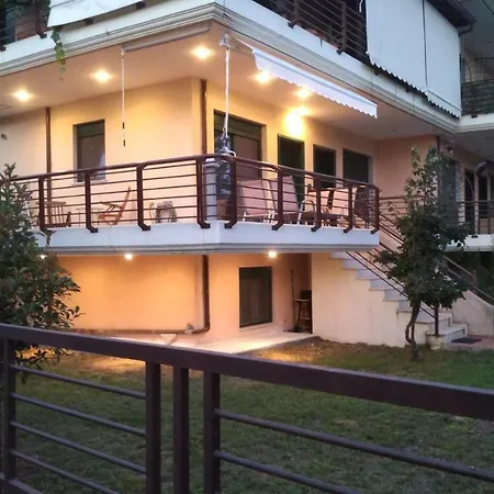 Garden Maisonnette 2-bedrooms Sleeps 6 Adults 200m From Sandy Apartment Asprovalta