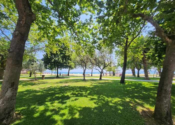 Appartamento Garden Maisonnette 2-bedrooms Sleeps 6 Adults 200m From Sandy