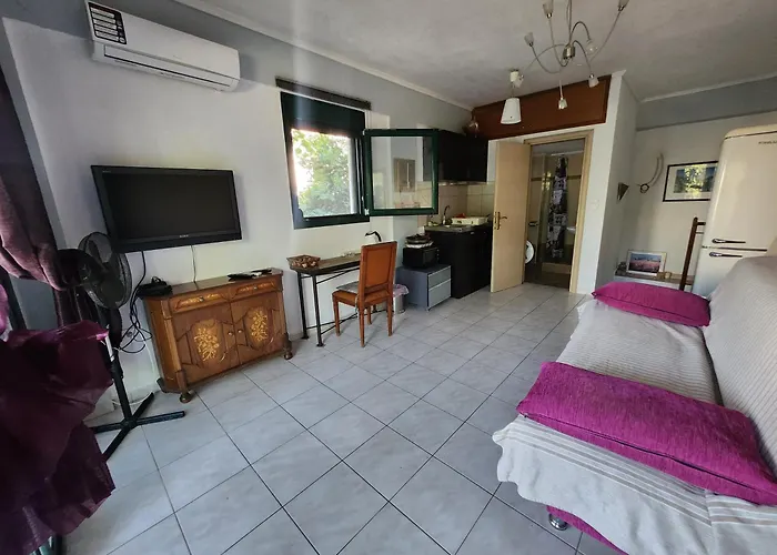 Appartamento Garden Maisonnette 2-bedrooms Sleeps 6 Adults 200m From Sandy Asprovalta