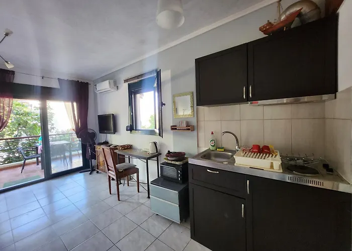 Garden Maisonnette 2-bedrooms Sleeps 6 Adults 200m From Sandy Appartamento
