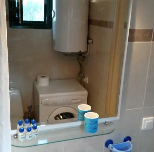 Garden Maisonnette 2-bedrooms Sleeps 6 Adults 200m From Sandy Appartamento *