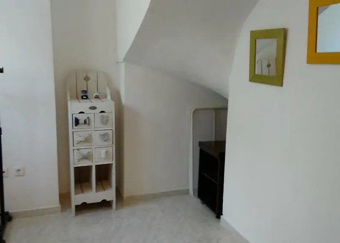 Garden Maisonnette 2-bedrooms Sleeps 6 Adults 200m From Sandy Appartamento